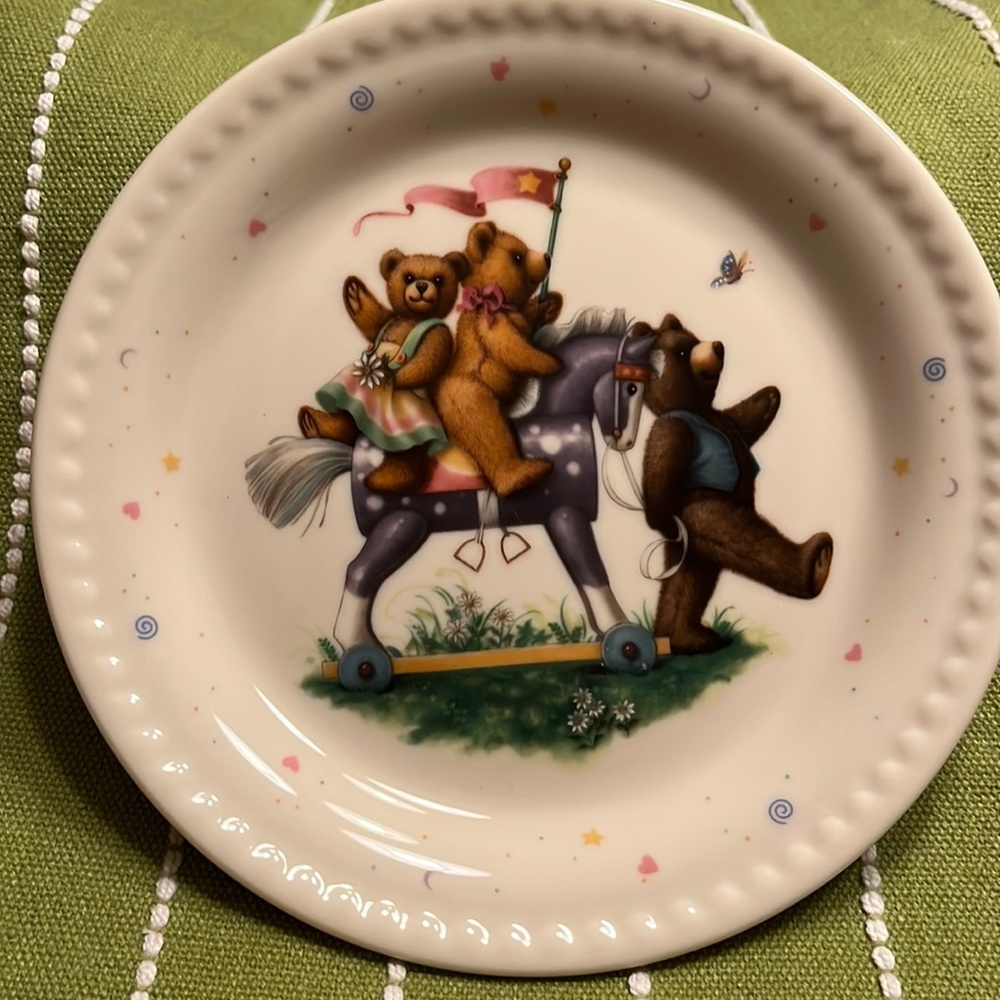 Lenox Heirloom Collection China Bears plate